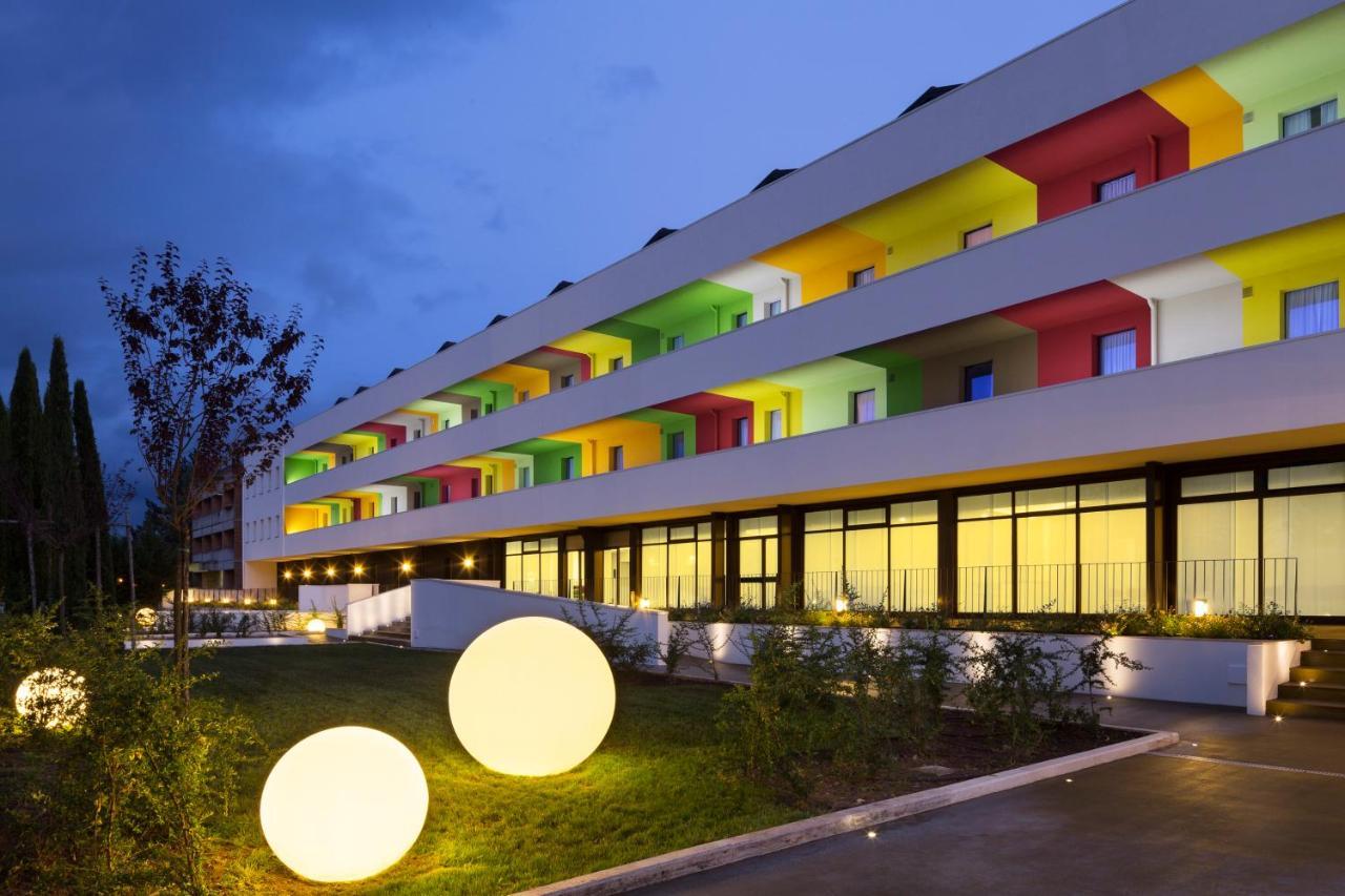 Unaway Hotel ฟาโบร ภายนอก รูปภาพ